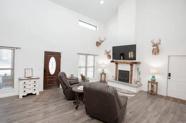 1002 Grant  9, Sheridan, AR 72150