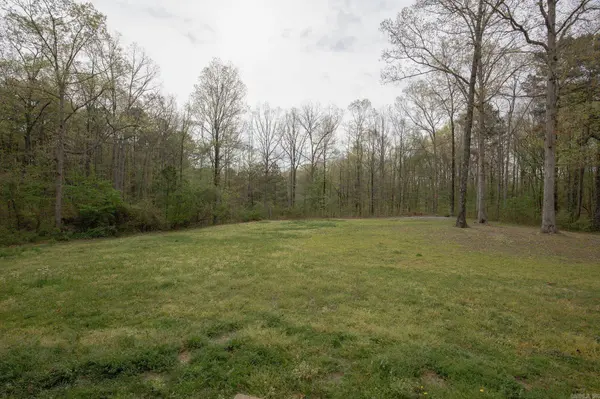 1090 Whispering Oak, Redfield, AR 72132