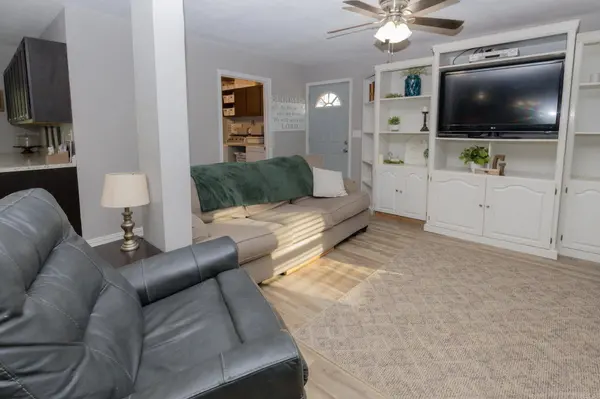 1632 military Road, Malvern, AR 72104