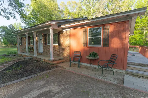 1632 military Road, Malvern, AR 72104