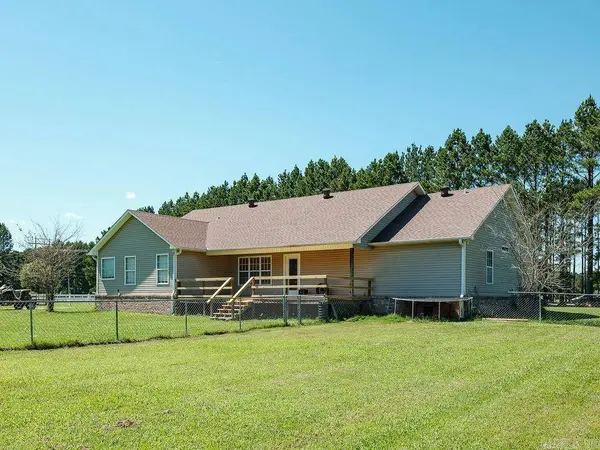 215 County Rd 7488, Sheridan, AR 72150