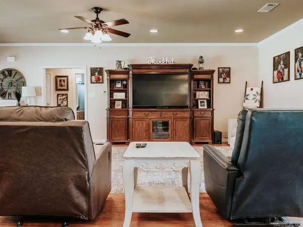 215 County Rd 7488, Sheridan, AR 72150