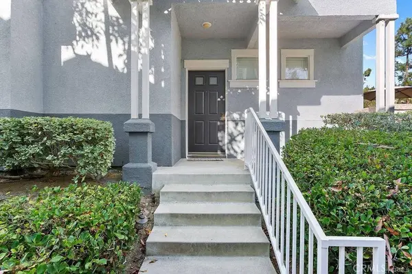 17 Coronado Cay LN
