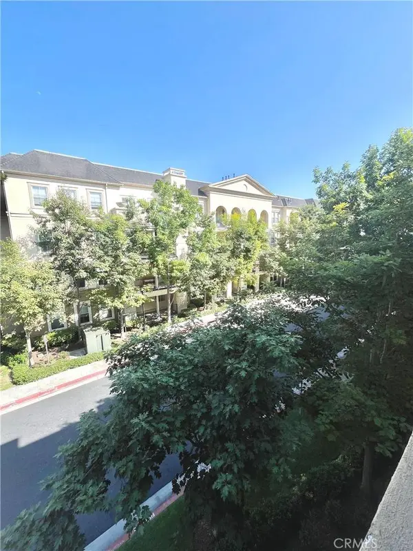 3334 Watermarke PL, Irvine, CA 92612