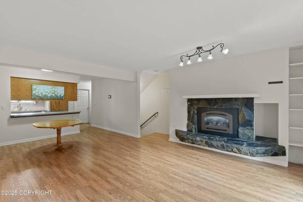 9127 Cranberry ST, Anchorage, AK 99502