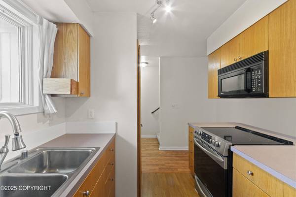 9127 Cranberry ST, Anchorage, AK 99502