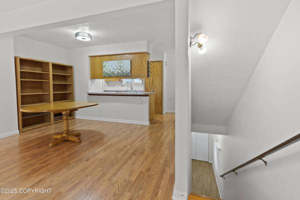 9127 Cranberry ST, Anchorage, AK 99502