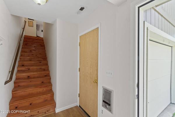 9127 Cranberry ST, Anchorage, AK 99502