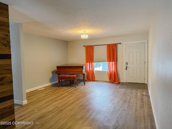 8643 Augusta CIR, Anchorage, AK 99504