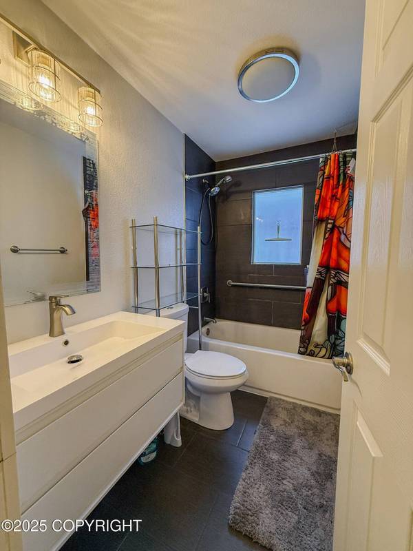 8643 Augusta CIR, Anchorage, AK 99504