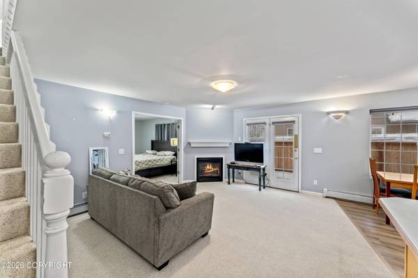 16633 River's Edge LN 19, Eagle River, AK 99577