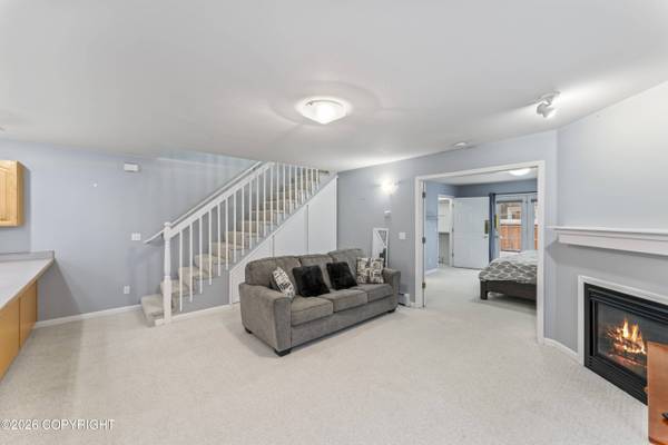 16633 River's Edge LN 19, Eagle River, AK 99577