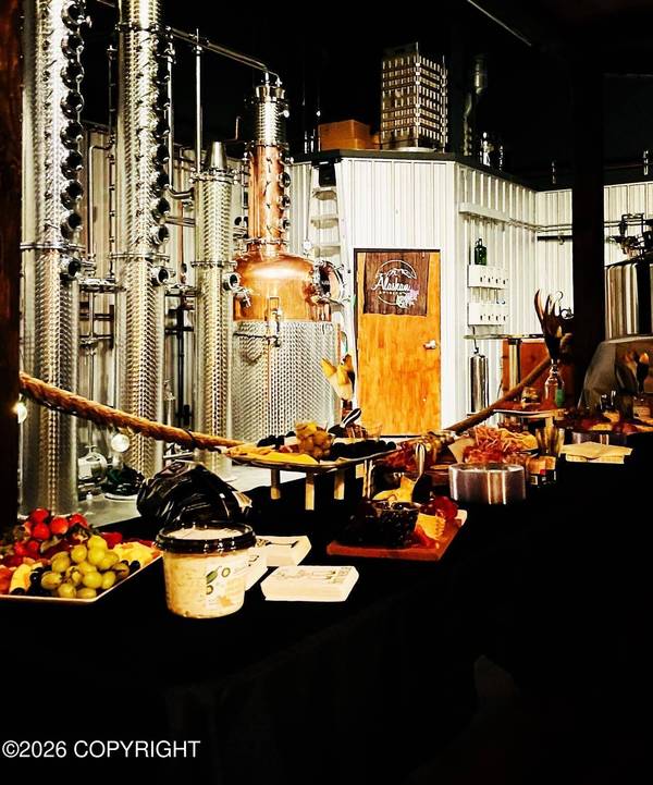 7605 King ST #B, Anchorage, AK 99518