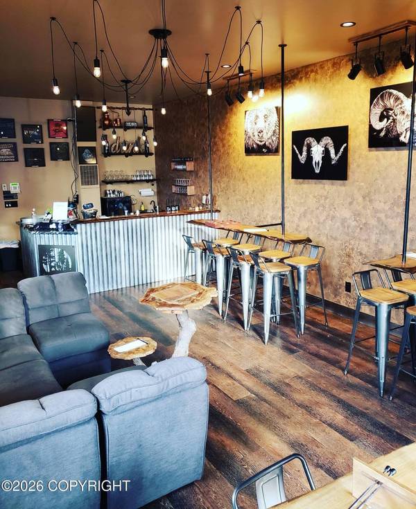 7605 King ST #B, Anchorage, AK 99518