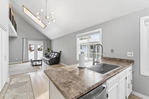 6731 Baby Bear DR, Anchorage, AK 99507