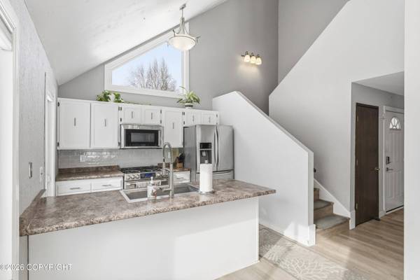 6731 Baby Bear DR, Anchorage, AK 99507