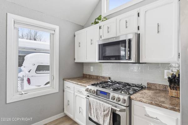 6731 Baby Bear DR, Anchorage, AK 99507