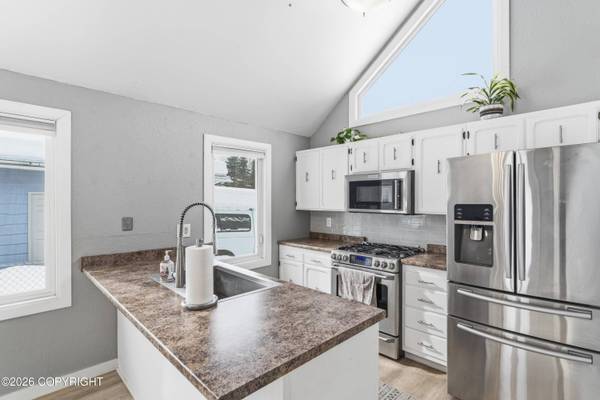 6731 Baby Bear DR, Anchorage, AK 99507