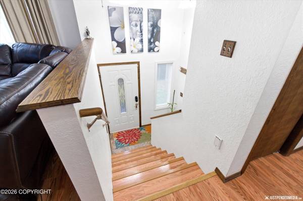 1310 Autumn LN, Anchorage, AK 99504