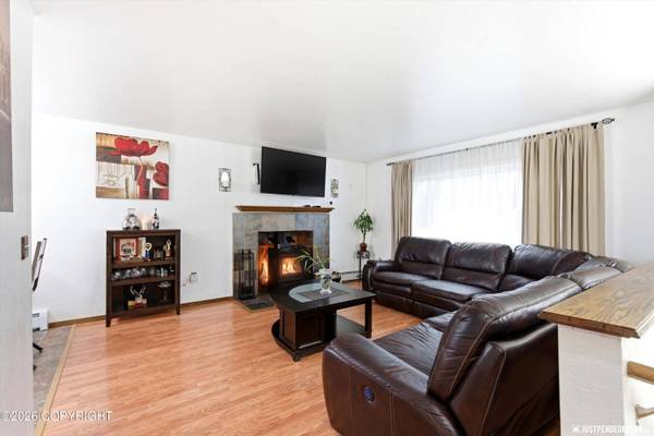 1310 Autumn LN, Anchorage, AK 99504