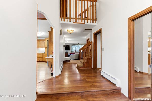 2440 Scarborough DR, Anchorage, AK 99504