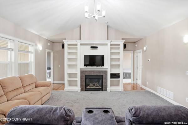 3142 E Olga CIR, Wasilla, AK 99654