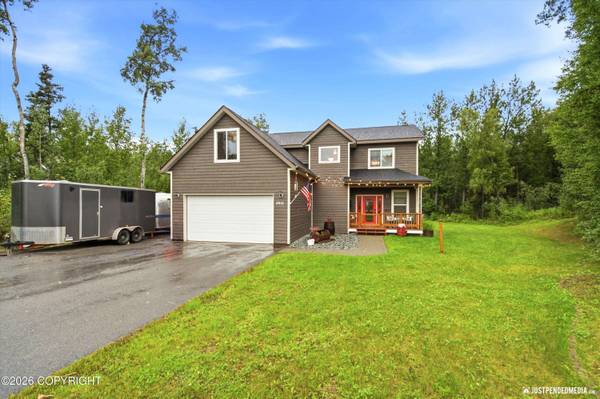 5915 E Summit CIR