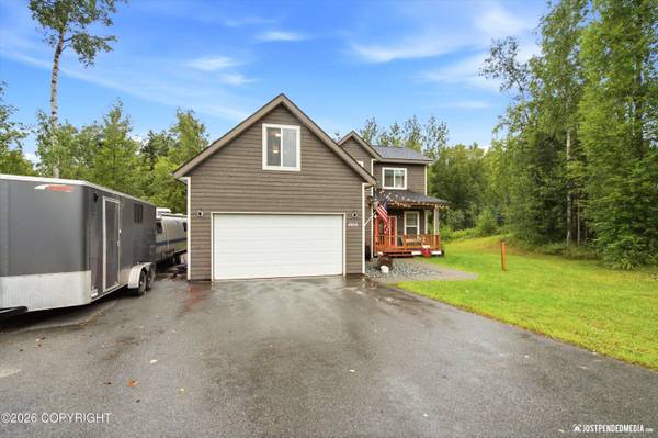 5915 E Summit CIR, Wasilla, AK 99654