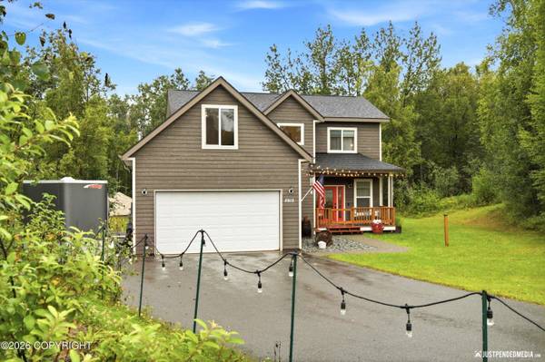 5915 E Summit CIR, Wasilla, AK 99654