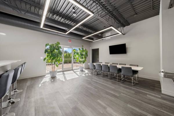 17W601 14th ST, Oakbrook Terrace, IL 60181