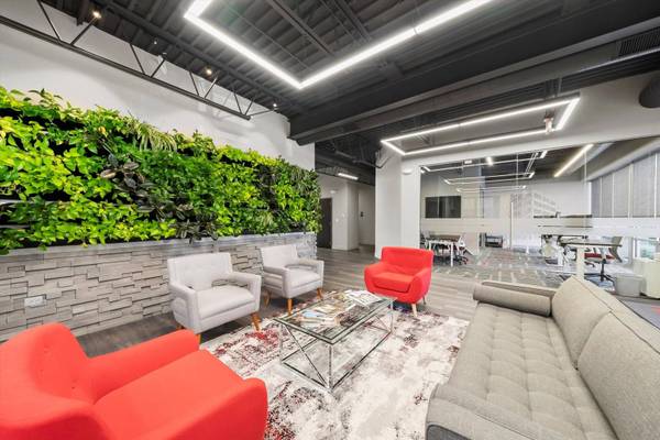 17W601 14th ST, Oakbrook Terrace, IL 60181