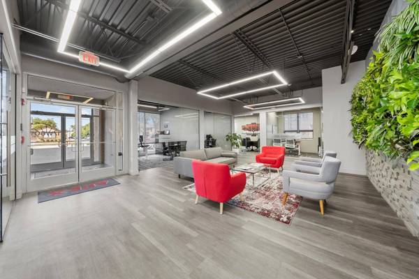 17W601 14th ST, Oakbrook Terrace, IL 60181