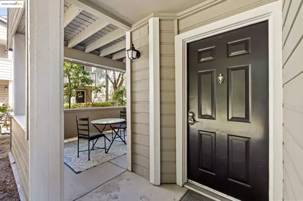 520 Canyon Oaks #D, Oakland, CA 94605