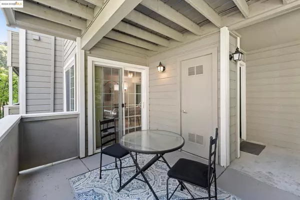 520 Canyon Oaks #D, Oakland, CA 94605