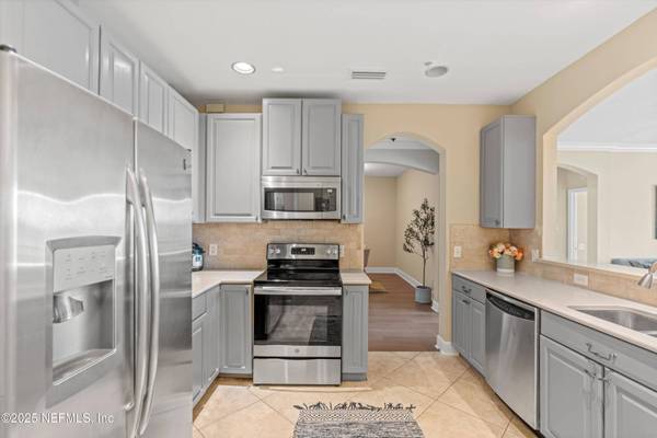 4480 DEERWOOD LAKE Pkwy #523, Jacksonville, FL 32216