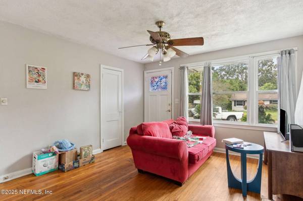 4586 COLONIAL AVE, Jacksonville, FL 32210