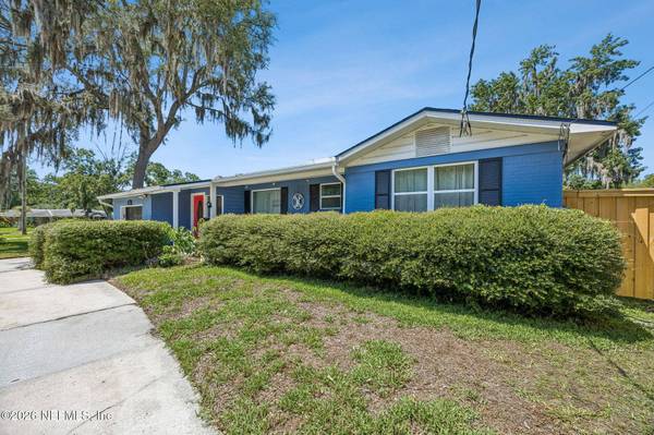 5436 WATERSIDE DR, Jacksonville, FL 32210