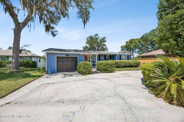 5436 WATERSIDE DR, Jacksonville, FL 32210