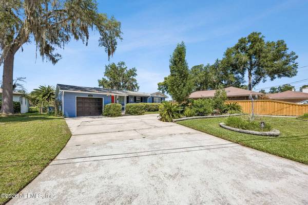 5436 WATERSIDE DR, Jacksonville, FL 32210