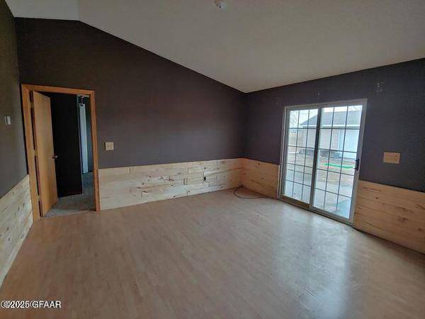 1518 S FRONT ST, Crookston, MN 56716