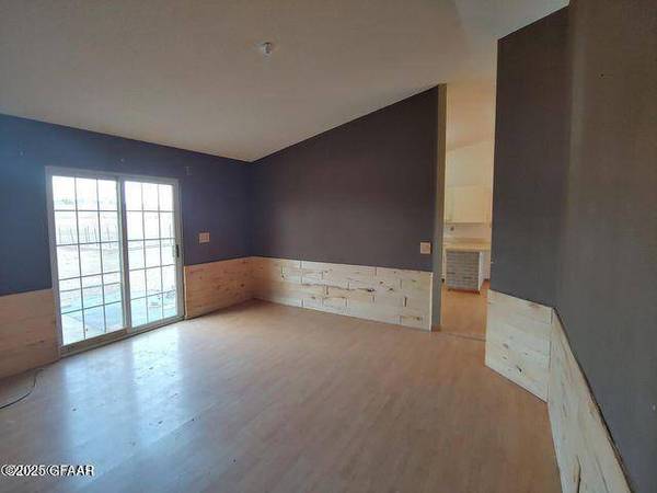 1518 S FRONT ST, Crookston, MN 56716