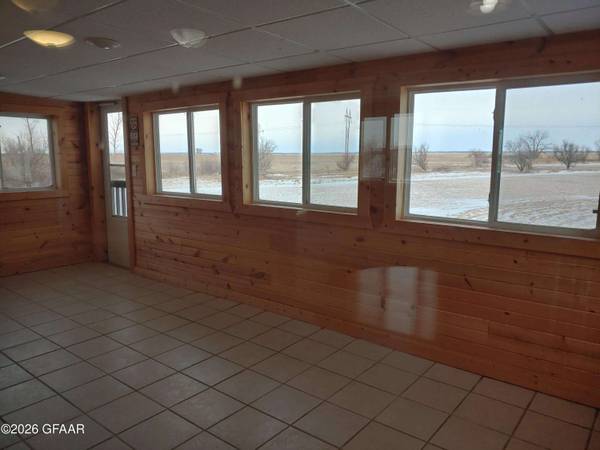 1608 23RD AVE NE, Grand Forks, ND 58203