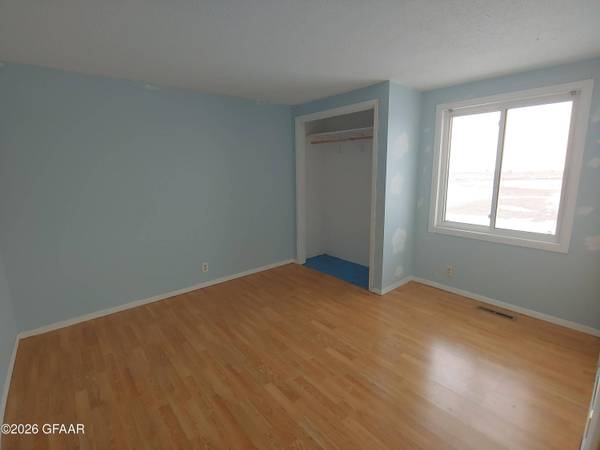 1608 23RD AVE NE, Grand Forks, ND 58203