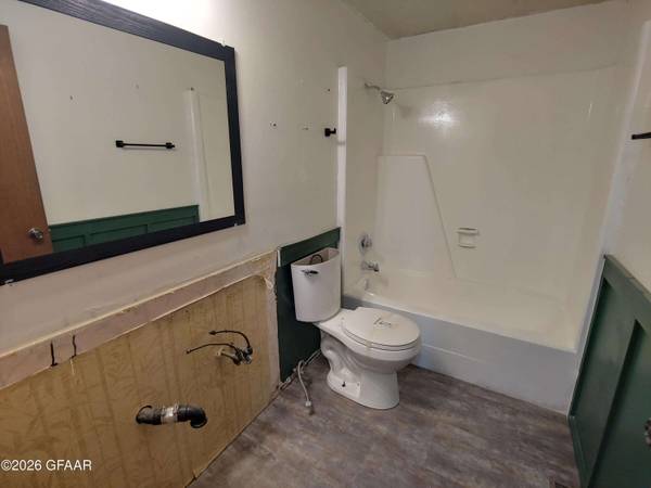 1608 23RD AVE NE, Grand Forks, ND 58203