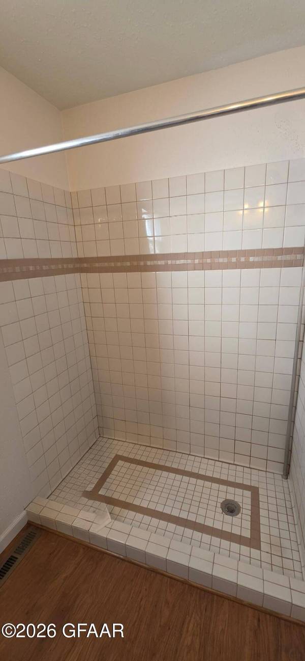 1115 4TH AVE N, Grand Forks, ND 58203