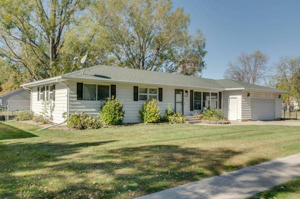 108 3rd ST NW, Dilworth, MN 56529