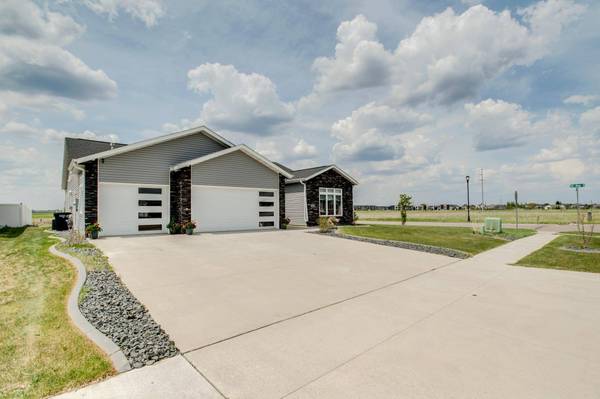 5419 43rd ST S, Fargo, ND 58104