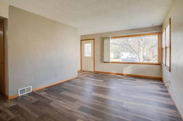 614 16th ST N, Moorhead, MN 56560