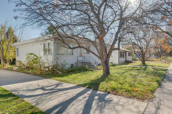 614 16th ST N, Moorhead, MN 56560