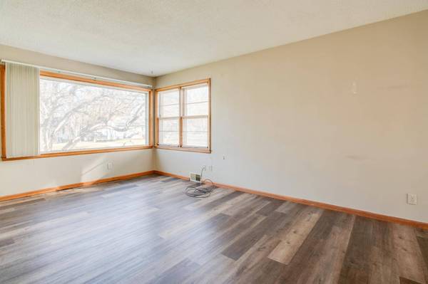 614 16th ST N, Moorhead, MN 56560